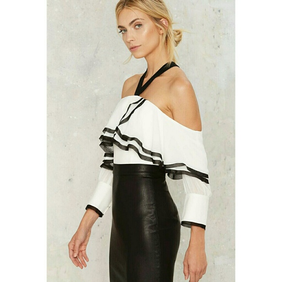 Bardot | NWT Off Sholder White Top - Picture 3 of 8